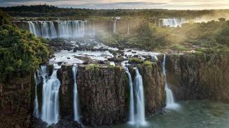 The Three Musketeers Falls at Iguazú Falls, Argentina (© Mark Meredith/Getty Images)