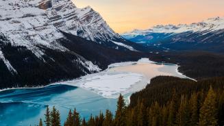 Peyto Lake, Banff National Park, Alberta, Canada (© Ben Girardi/Cavan Images)