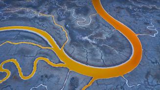 Salt flats in San Francisco Bay (© Jeffrey Lewis/Tandem Stills + Motion)