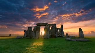 Stonehenge, Salisbury Plain, Wiltshire, England (© Captain Skyhigh/Getty Images)
