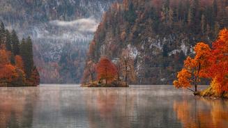 Königssee im Herbst, Berchtesgaden, Bayern (© rusm/Getty Images)