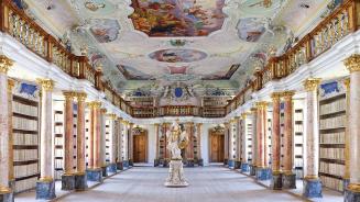 Alte Bibliothek der Abtei Ottobeuren, Bayern (© H & D ZIELSKE/Gallery Stock)
