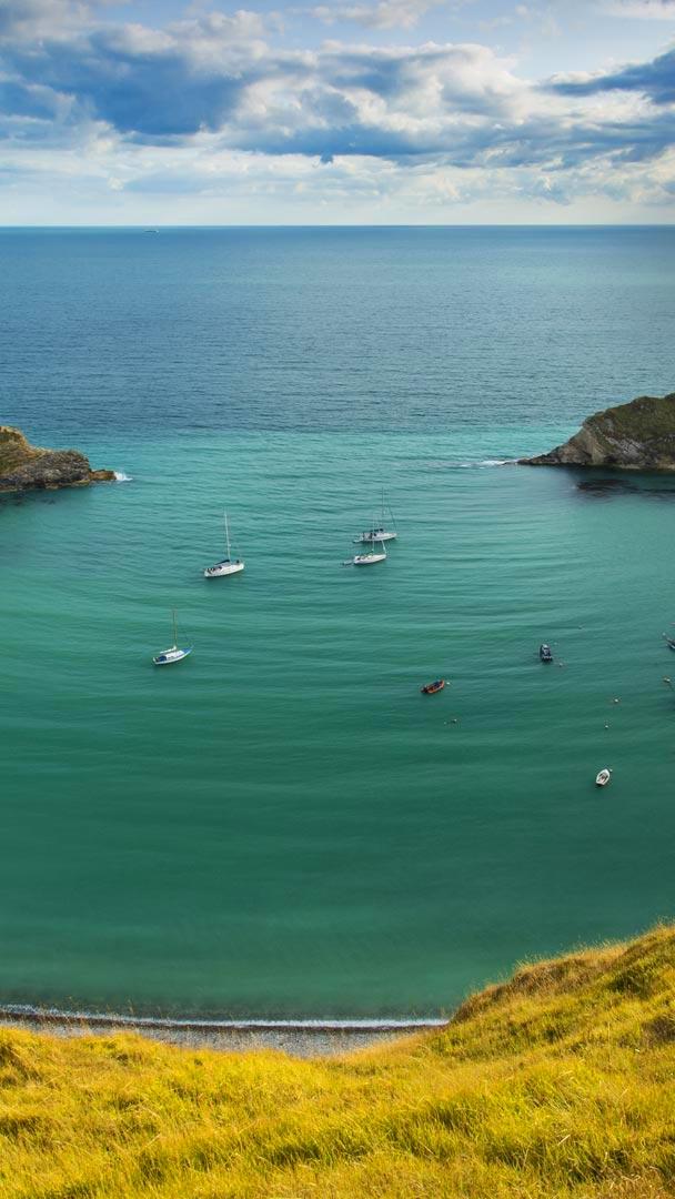 侏罗纪海岸的拉尔沃思湾，英格兰多塞特郡 (© Brian Jannsen/Danita Delimont)