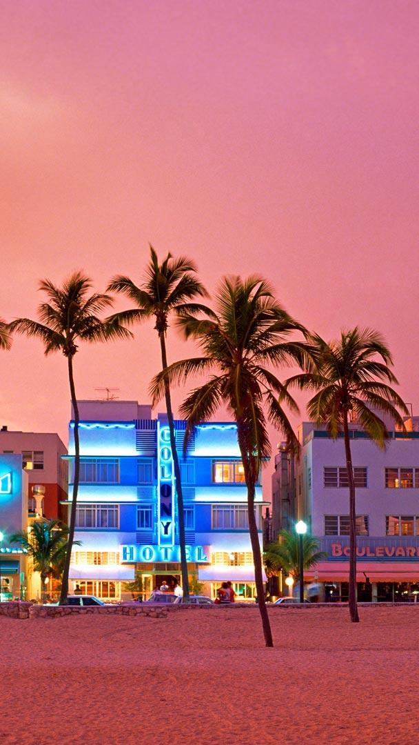 迈阿密滨海大道,美国佛罗里达州 (© Guido Cozzi/Offset/Shutterstock)