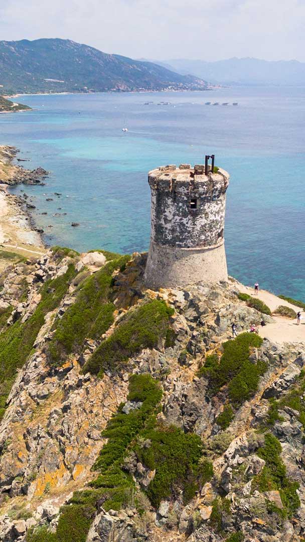 鸟瞰桑吉奈尔群岛，法国科西嘉 (© sam74100/Getty Images Plus)