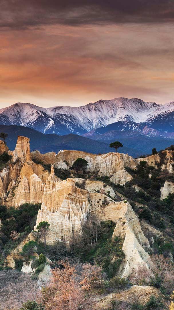 泰河畔伊尔的Les Orgues，法国北加泰罗尼亚 (© SFL Choice/Alamy)