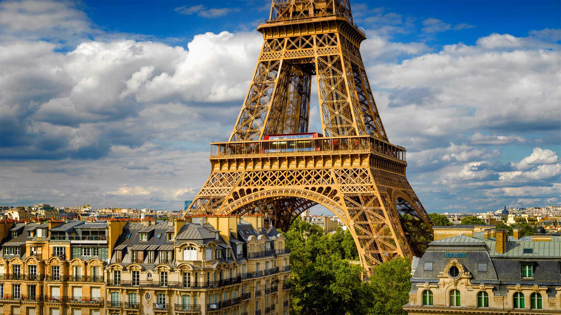 埃菲尔铁塔，法国