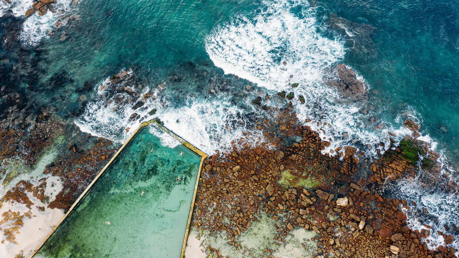 海浪中的避风港